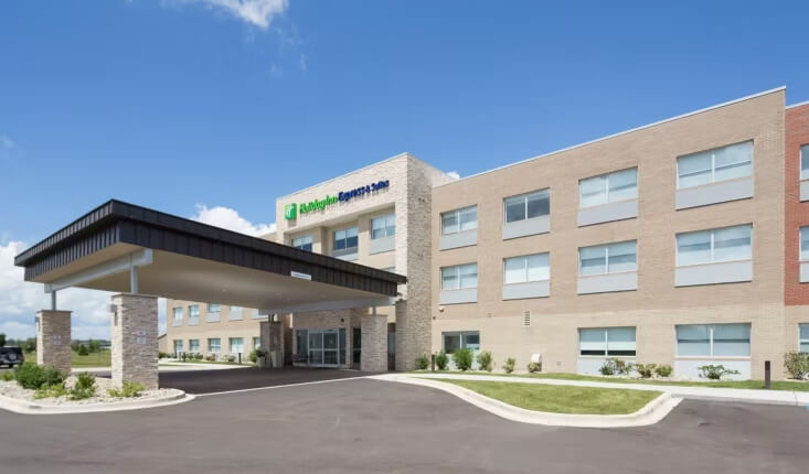 Holiday Inn Express and Suites Rochester Hills